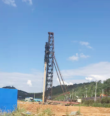 柴油錘擊樁機(jī)